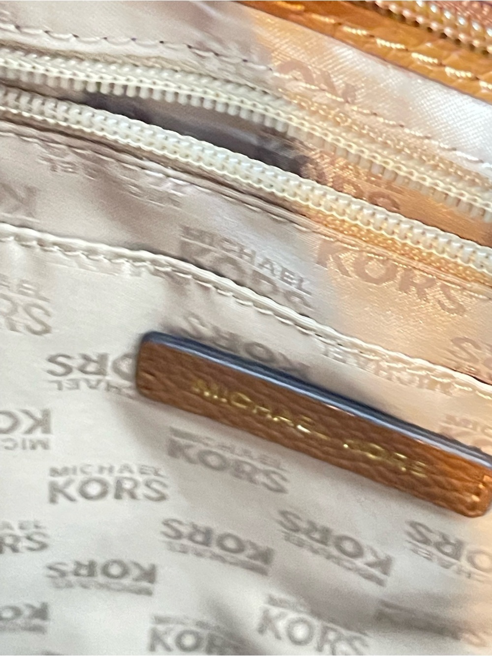 Michael Kors crossbody bag in brown - Picture 4 of 12